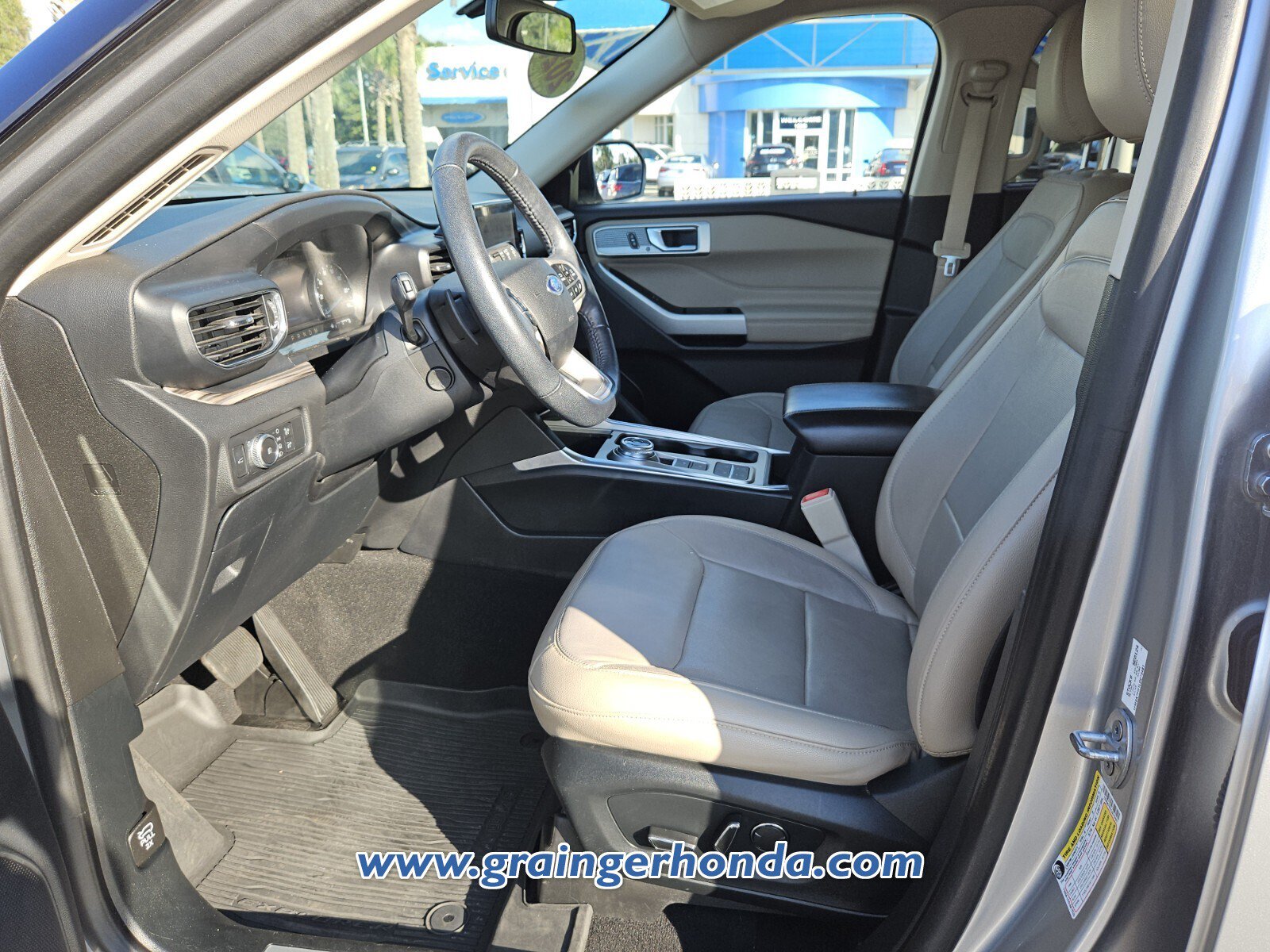 Used 2020 Ford Explorer Limited w/ Class III Trailer Tow Package RWD image 10