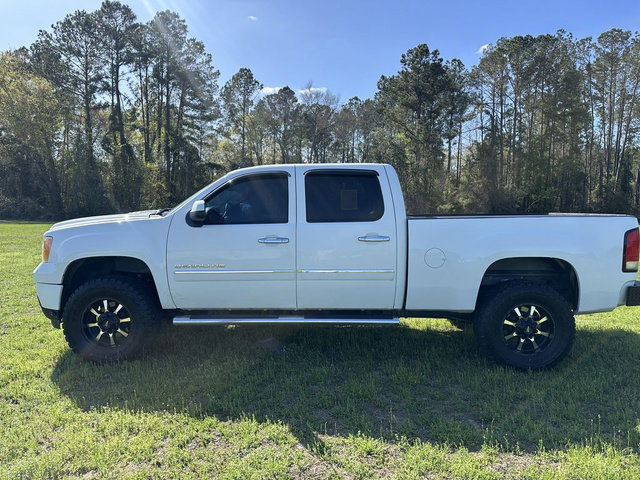 Used 2013 GMC Sierra 2500 Denali w/ Suspension Package, Off-Road image 8