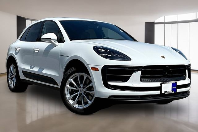 Used 2026 Porsche Macan image 3