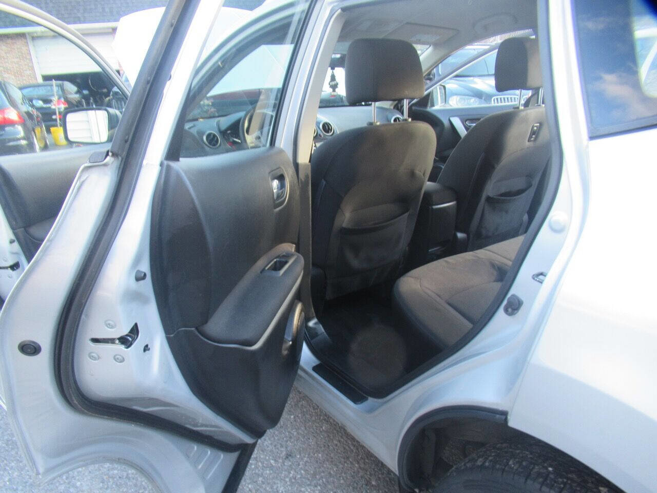 Used 2014 Nissan Rogue S w/ Convenience Package AWD/4WD image 26