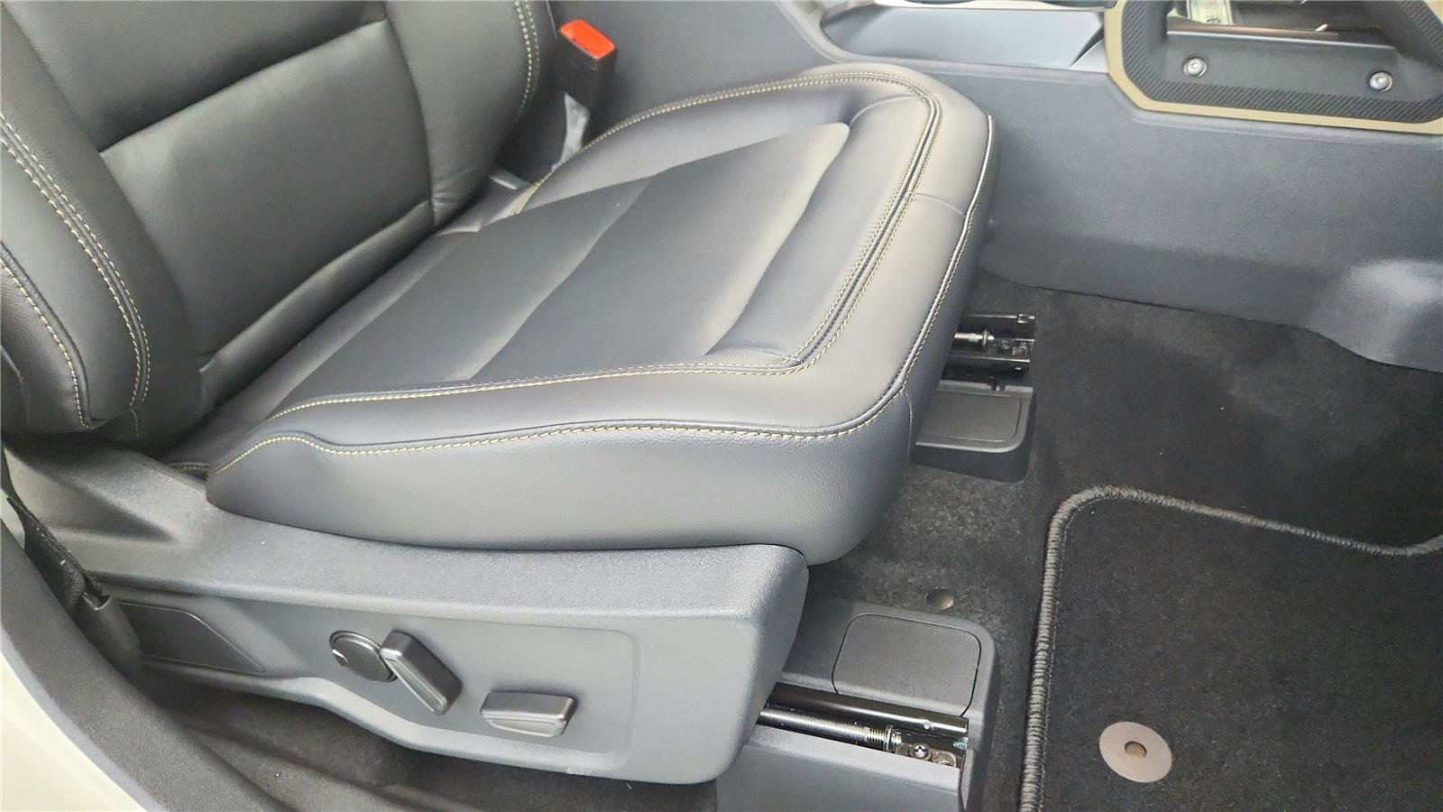 New 2025 Ford Bronco Badlands image 34