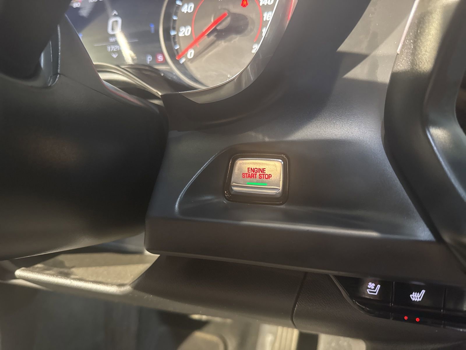 Used 2022 Chevrolet Camaro ZL1 image 30