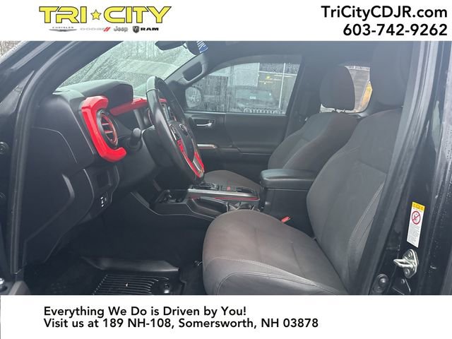 Used 2018 Toyota Tacoma TRD Sport w/ Technology Package image 13