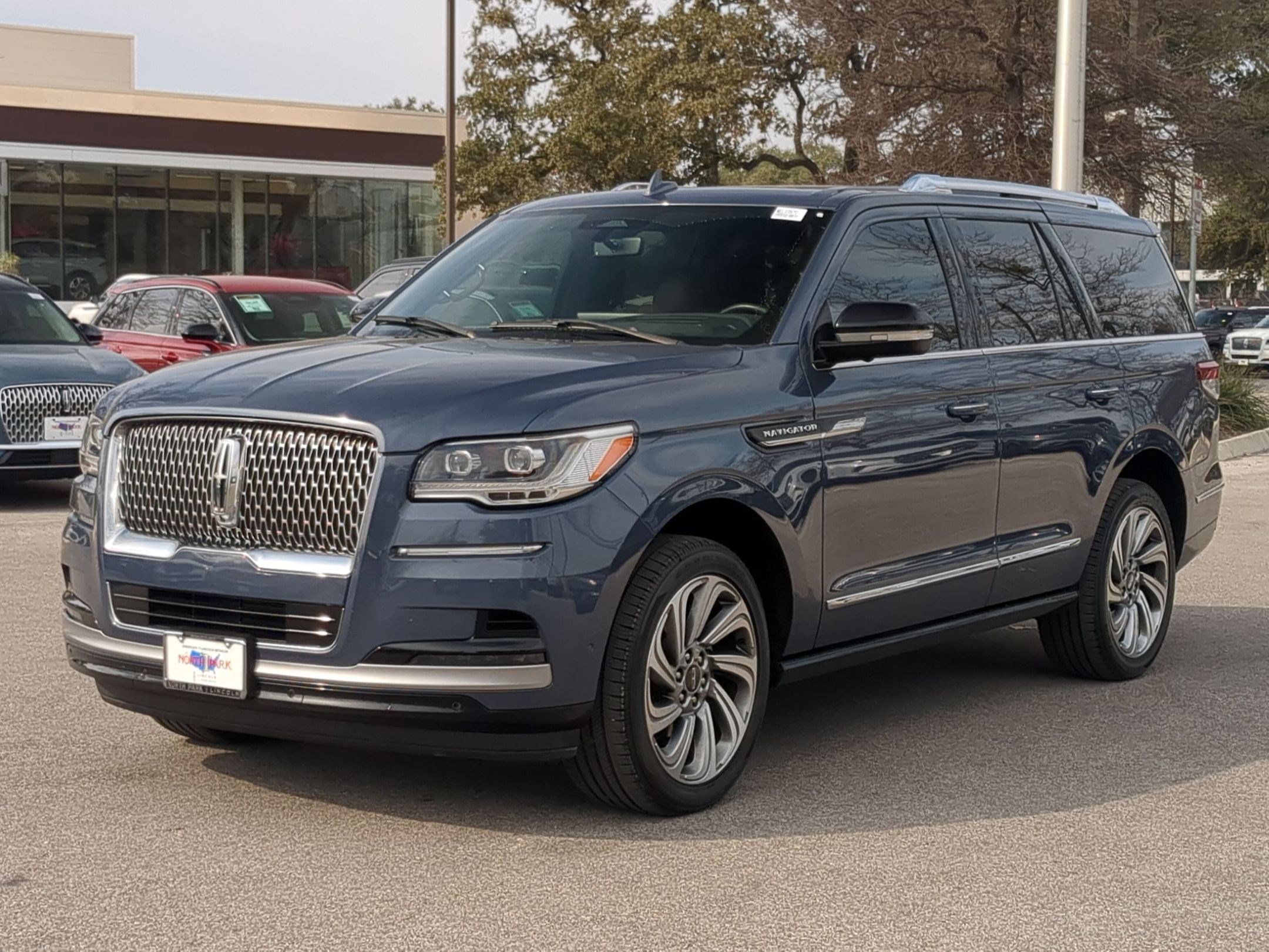 Used 2022 Lincoln Navigator Reserve image 7