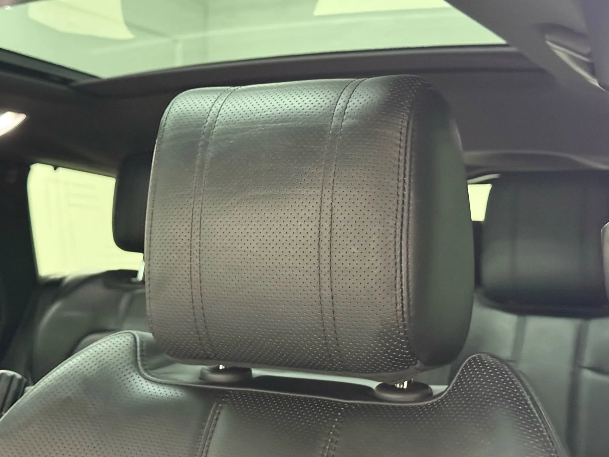 Used 2016 Land Rover Range Rover Sport HSE image 36