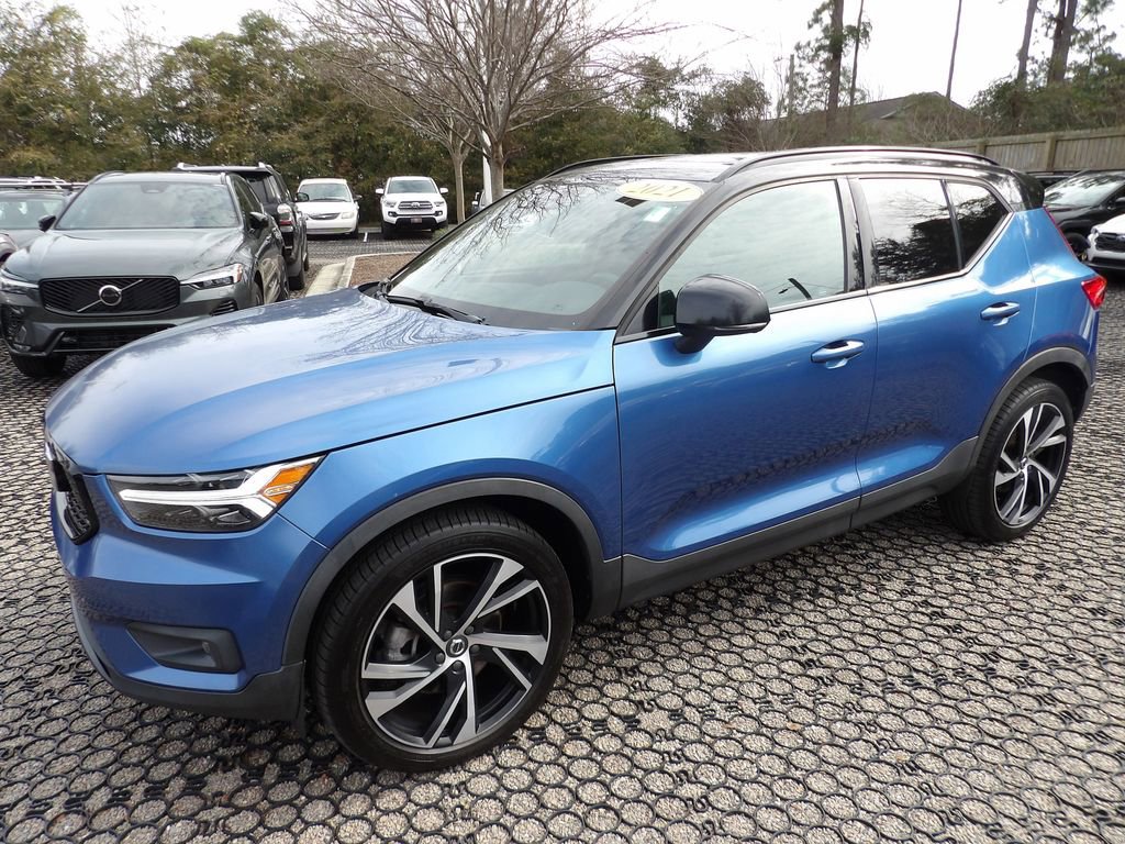 Used 2021 Volvo XC40 T5 R-Design w/ Climate Package image 3