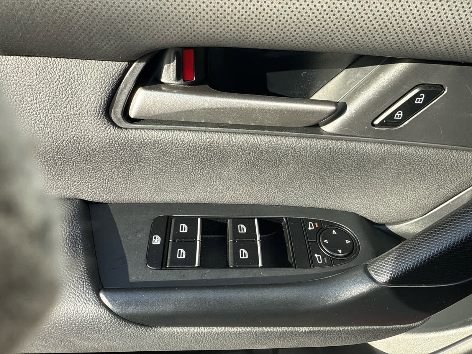 Certified 2025 MAZDA CX-50 2.5 Hybrid w/ Weather Package image 11