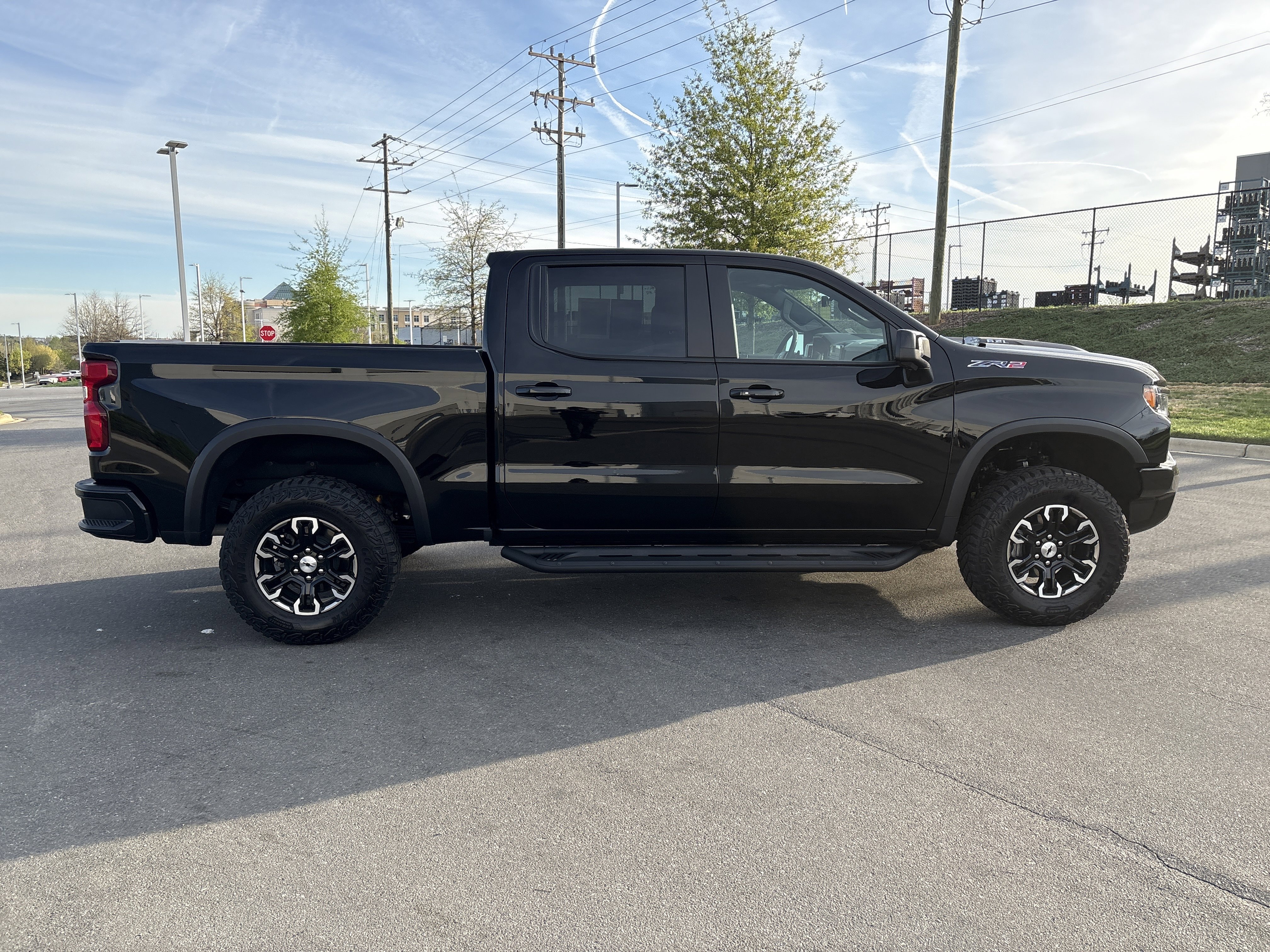Used 2025 Chevrolet Silverado 1500 ZR2 w/ Technology Package AWD/4WD image 10