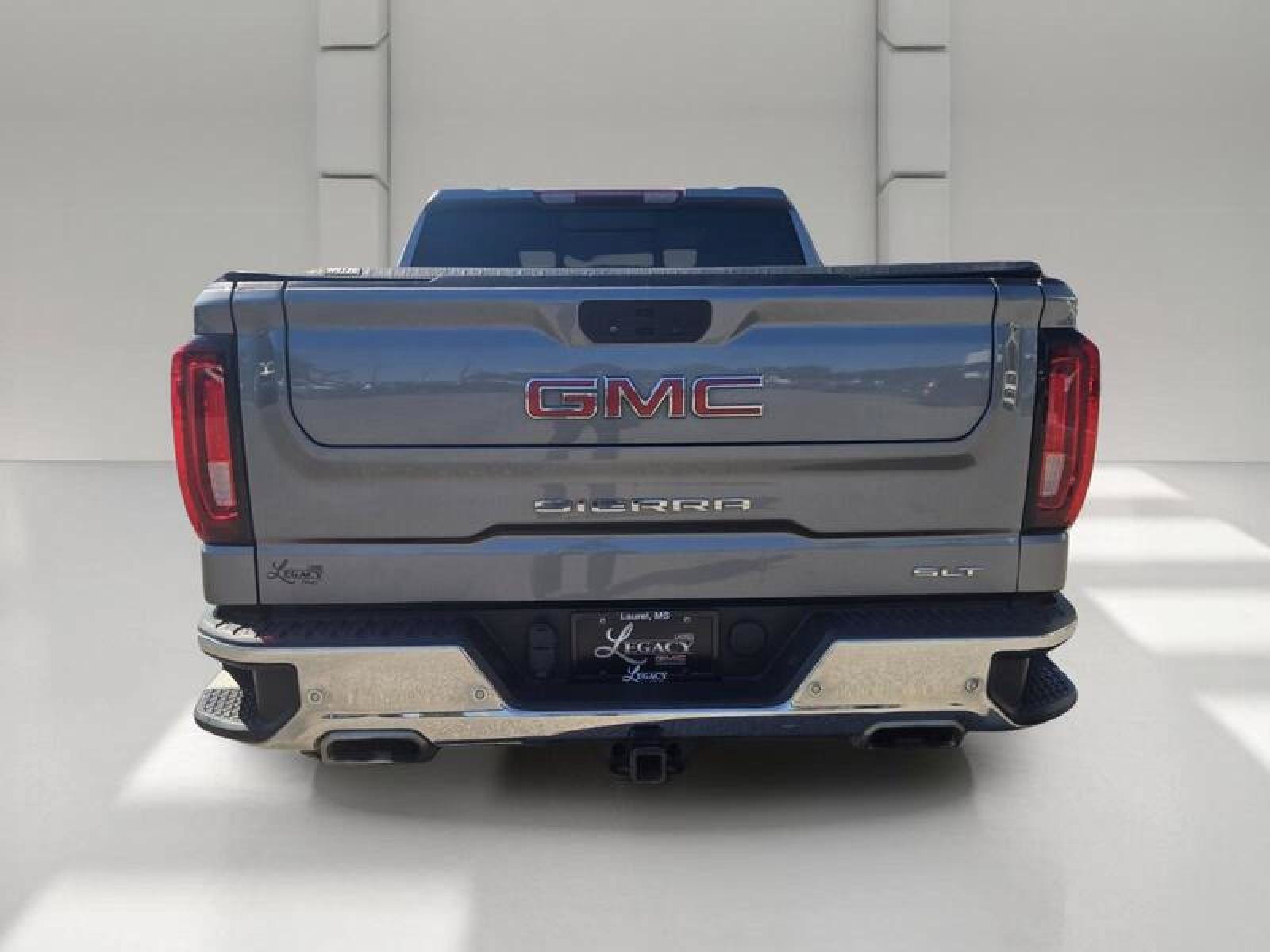 Used 2022 GMC Sierra 1500 SLT w/ SLT Premium Plus Package AWD/4WD image 6