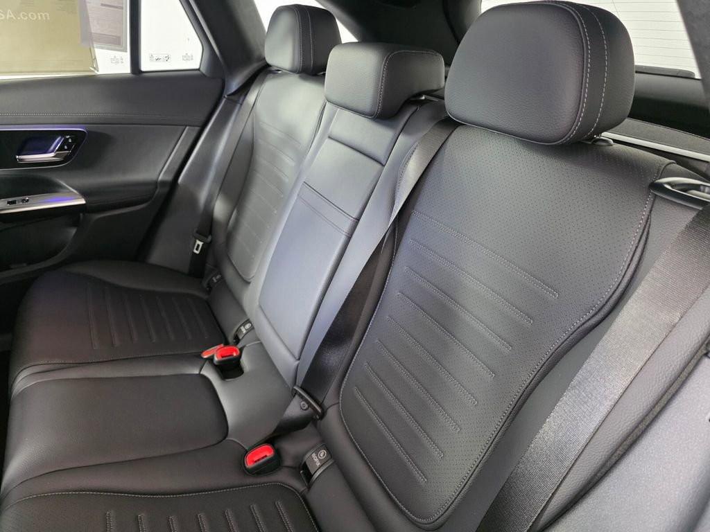 New 2026 Mercedes-Benz GLC 300 image 13