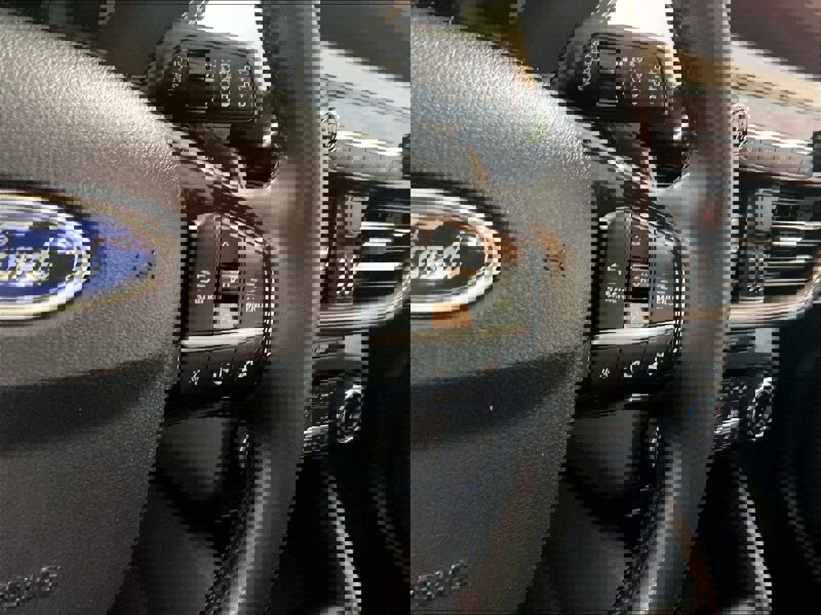 Used 2022 Ford Escape SEL w/ Technology Package image 25