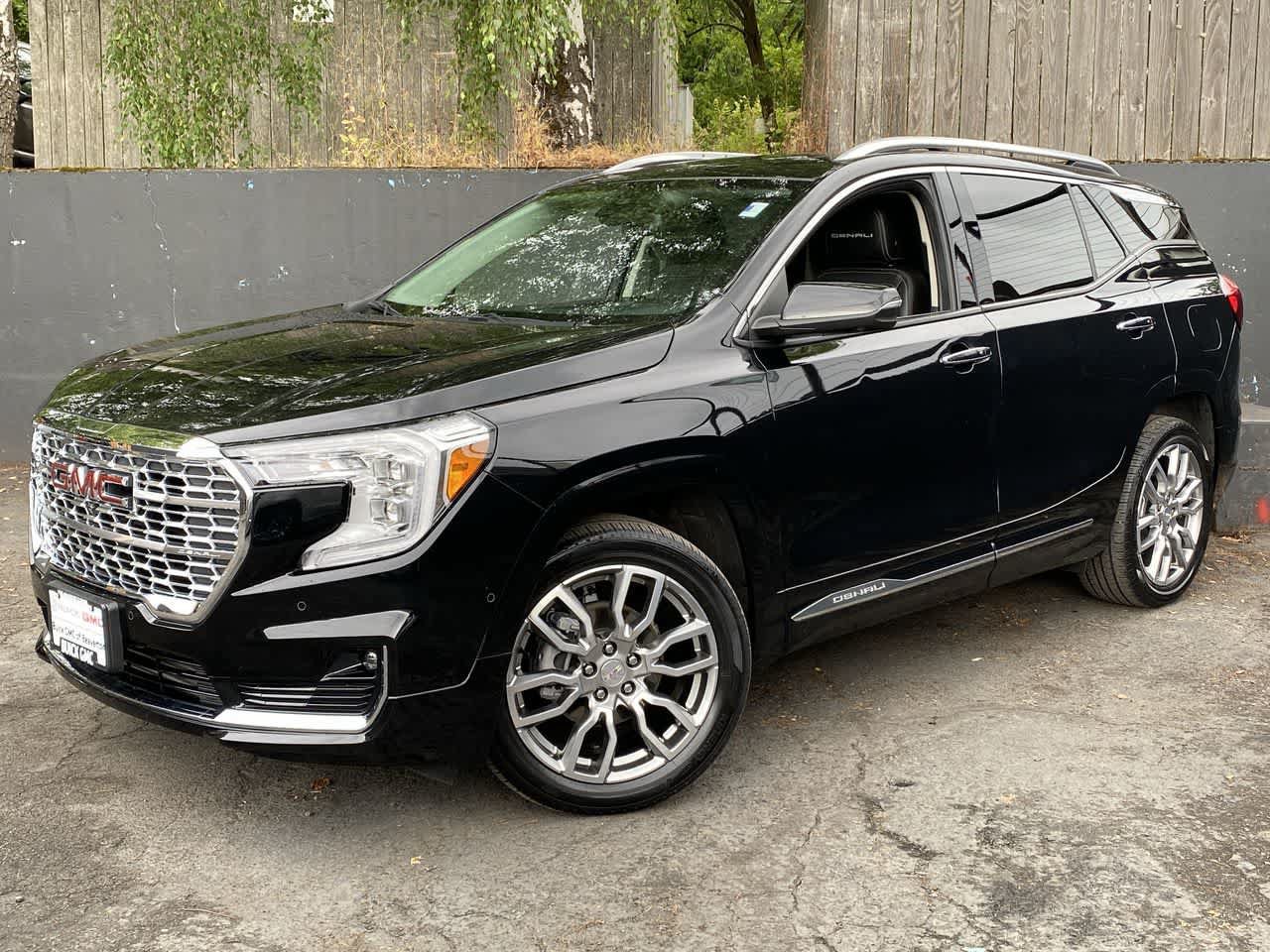 Used 2022 GMC Terrain Denali w/ Denali Premium Package