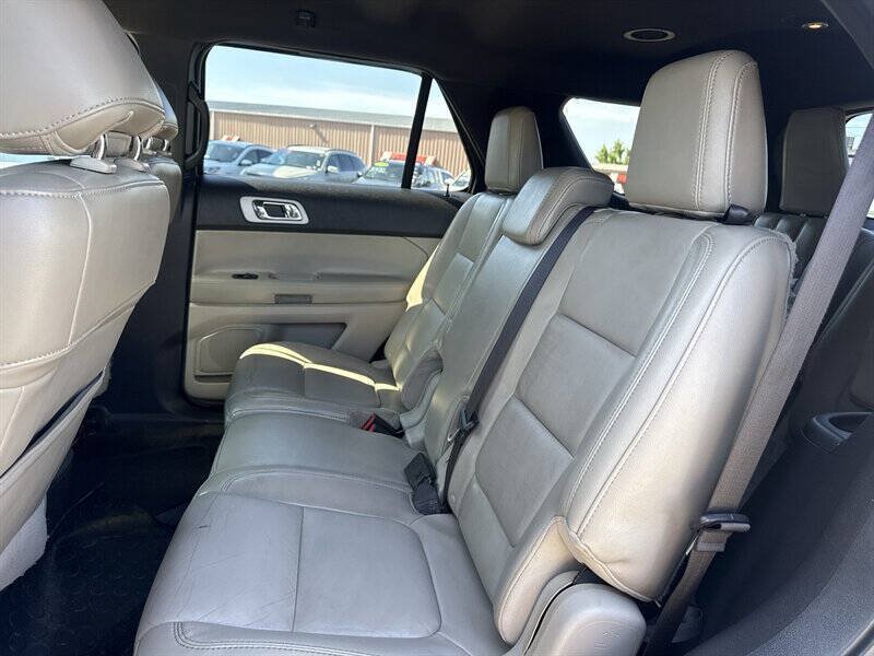 Used 2011 Ford Explorer XLT w/ 202A Rapid Spec Order Code AWD/4WD image 16