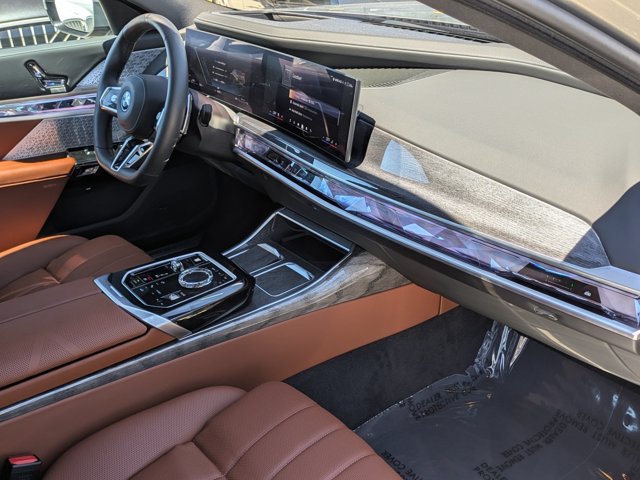 Used 2025 BMW 750e xDrive w/ Executive Package AWD/4WD image 23