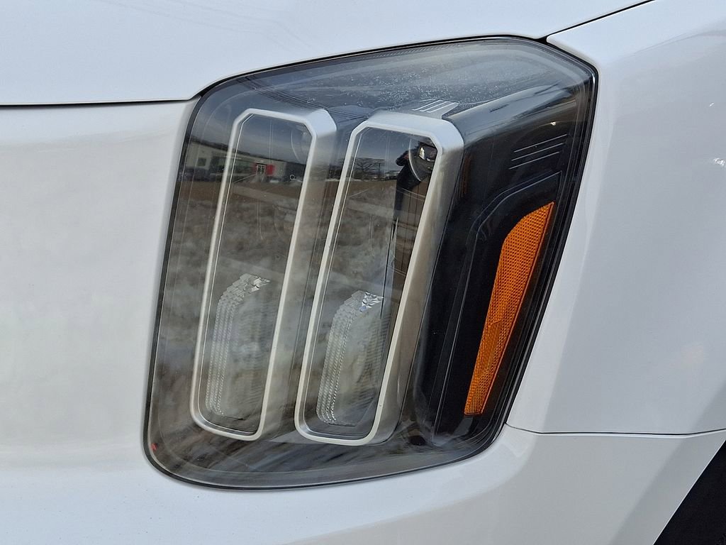 Used 2024 Kia Telluride LX image 9