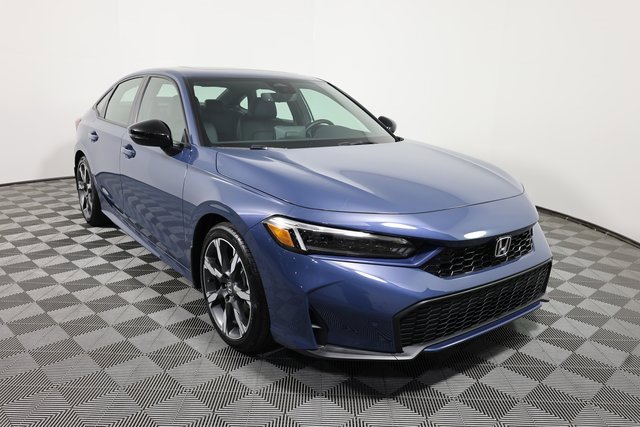 Used 2025 Honda Civic Sport Touring image 3