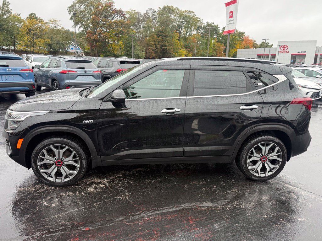 Used 2022 Kia Seltos SX w/ Sunroof Package AWD/4WD image 2