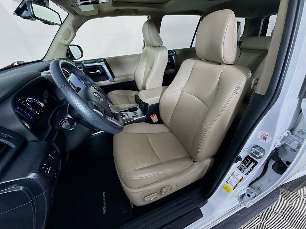 Used 2024 Toyota 4Runner Limited AWD/4WD image 21