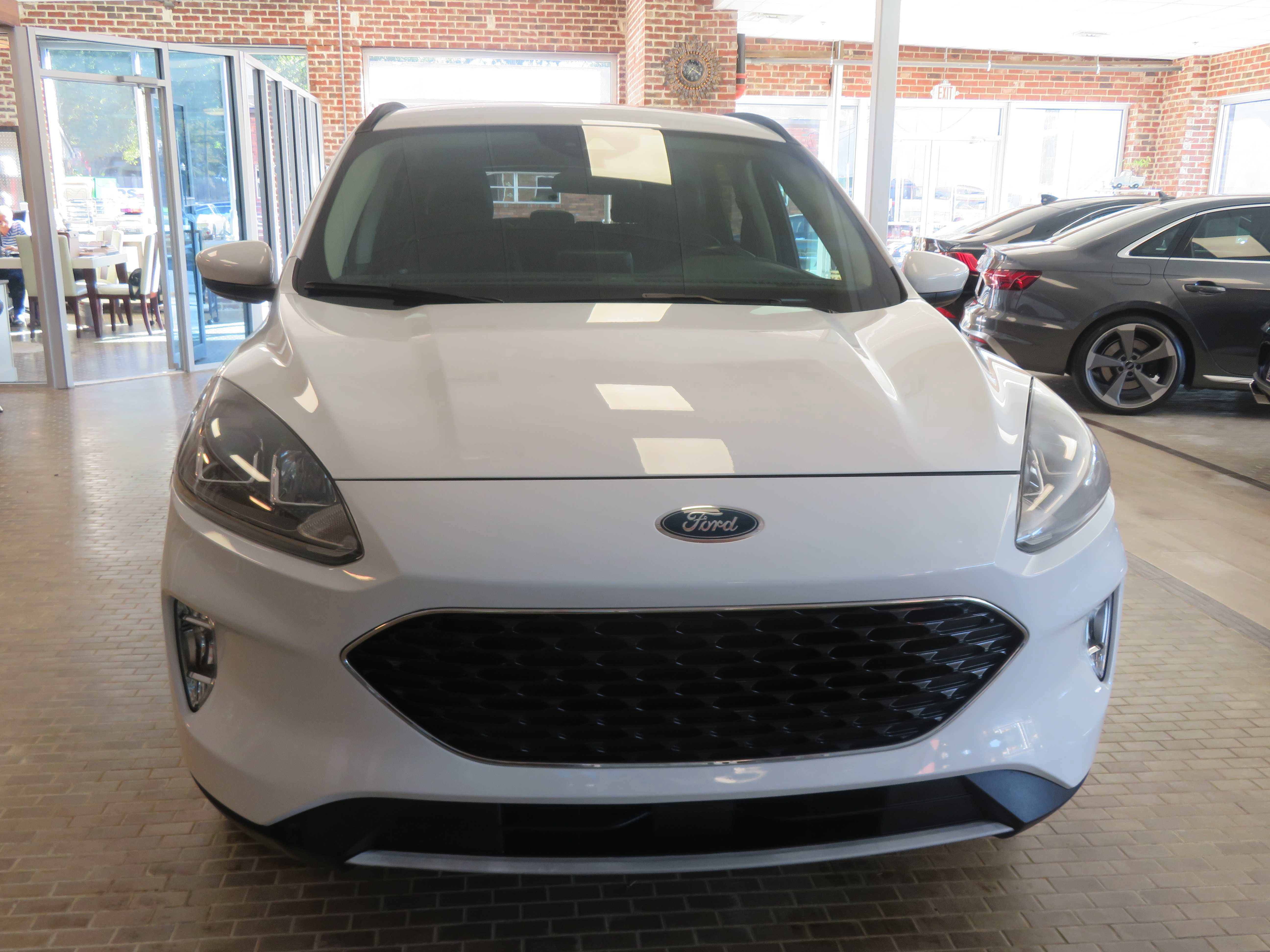 Used 2020 Ford Escape SEL image 2