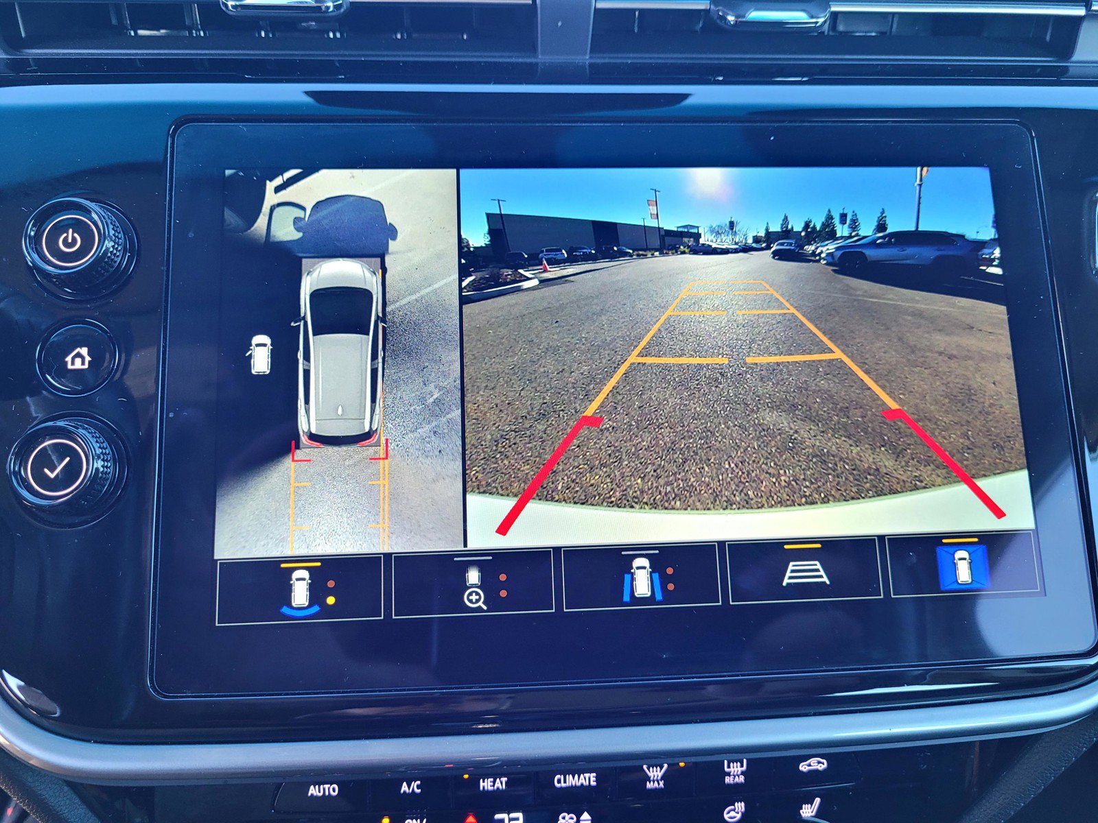 Used 2023 Chevrolet Bolt LT w/ Infotainment Package image 15