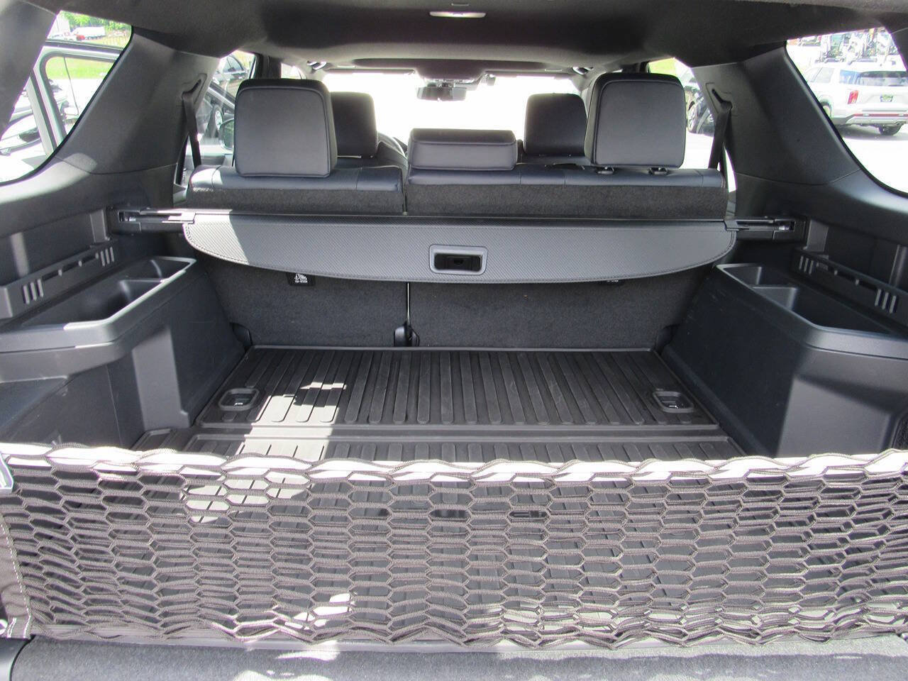 Used 2025 Toyota 4Runner Platinum AWD/4WD image 35