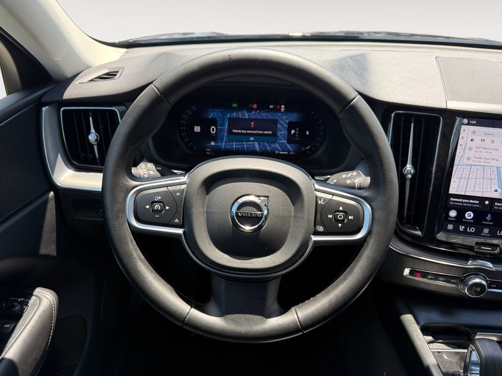 Used 2025 Volvo XC60 B5 Core AWD/4WD image 12