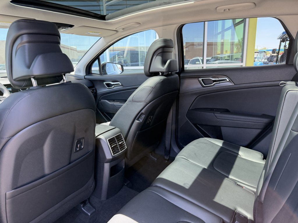Used 2026 Kia Sportage EX w/ EX Panorama Roof Package FWD image 32