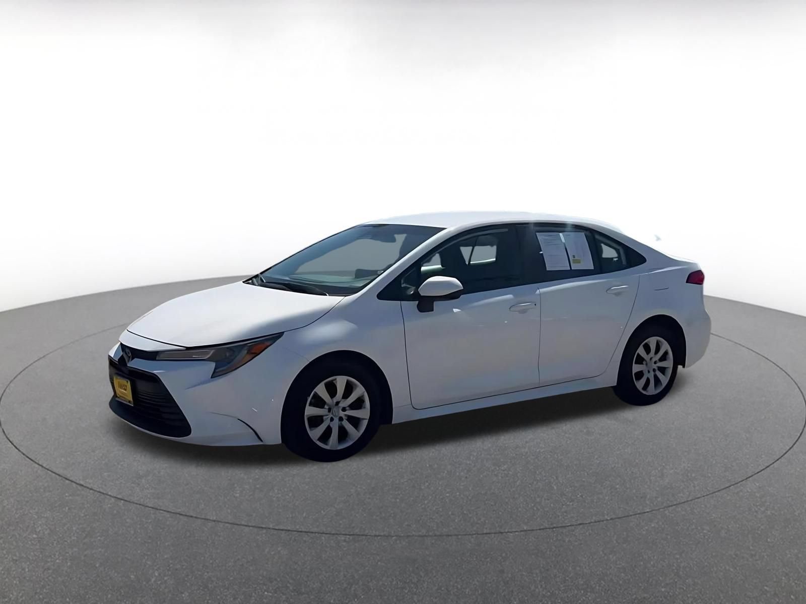 Used 2025 Toyota Corolla LE FWD image 9