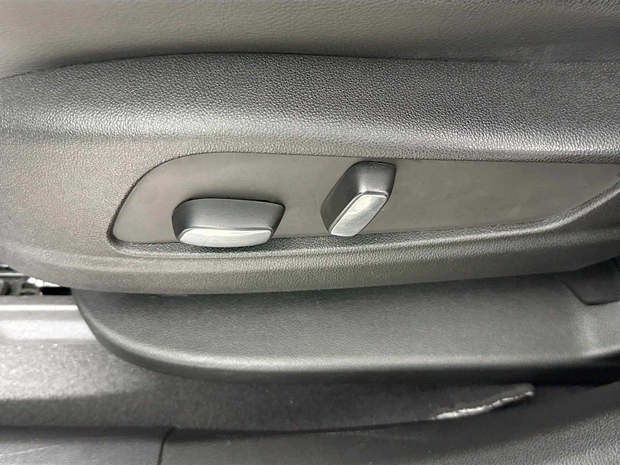 Used 2024 Cadillac XT6 Luxury image 22