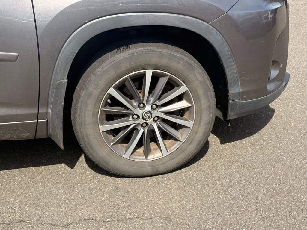 Used 2018 Toyota Highlander XLE image 13