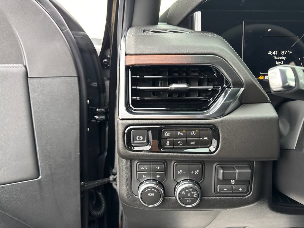New 2026 GMC Yukon XL Denali w/ Advanced Technology Package AWD/4WD image 14