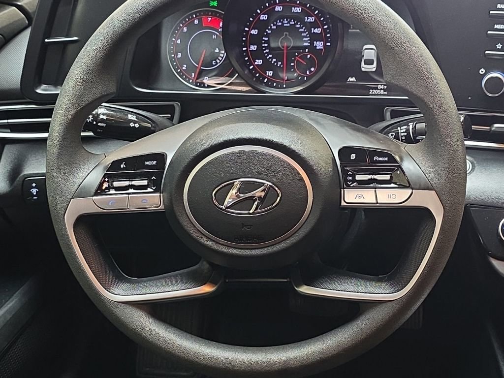 Used 2022 Hyundai Elantra SEL image 14