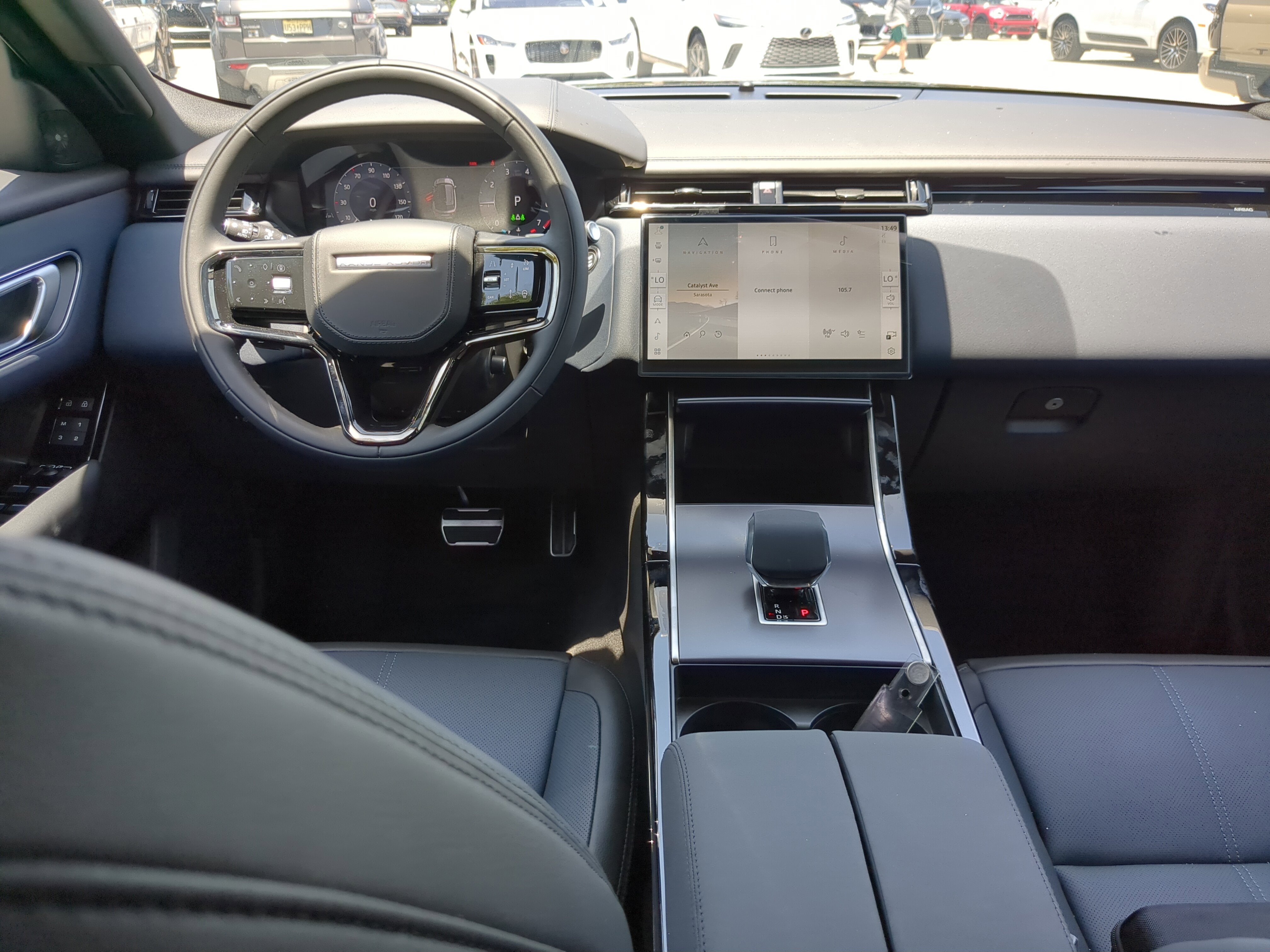 New 2026 Land Rover Range Rover Velar Dynamic SE image 14