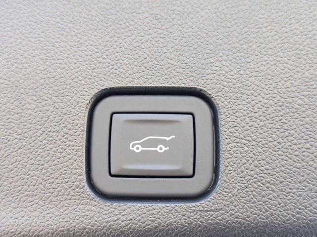 New 2026 Chevrolet Traverse LT w/ Driver Confidence Package image 33