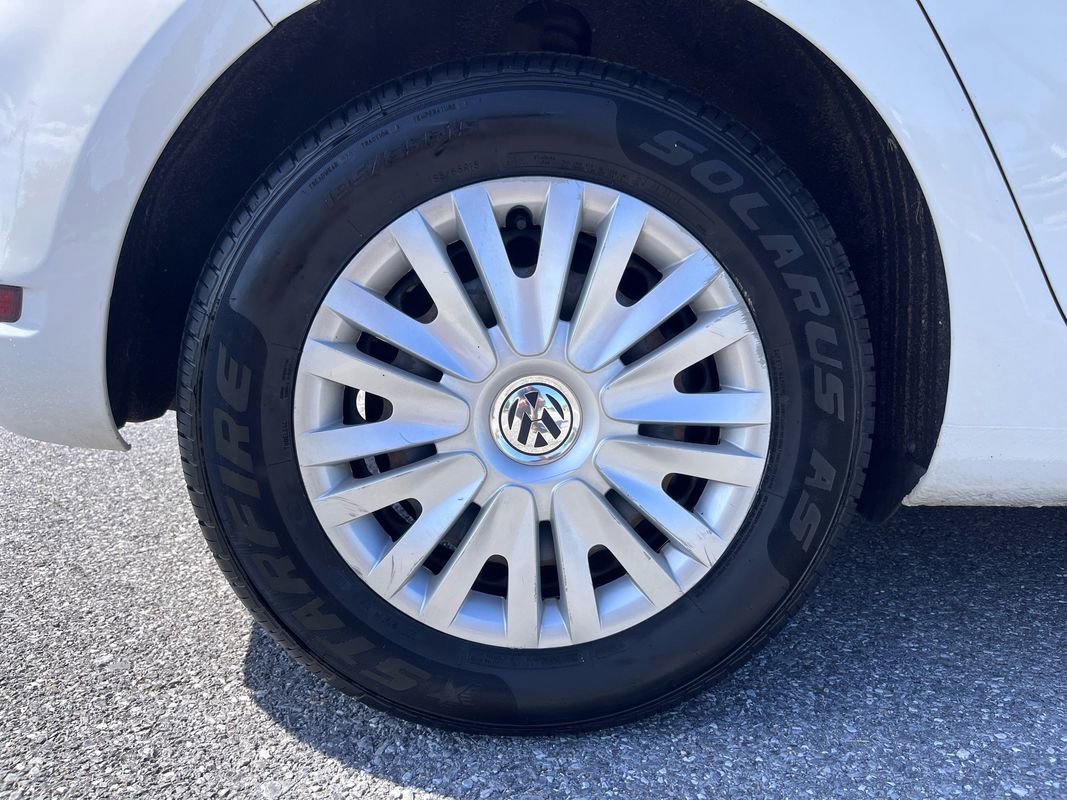 Used 2012 Volkswagen Golf 4-Door FWD image 22