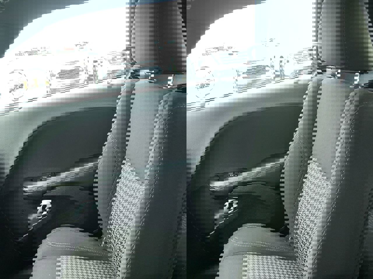 Used 2021 Dodge Challenger SXT w/ Blacktop Package image 31