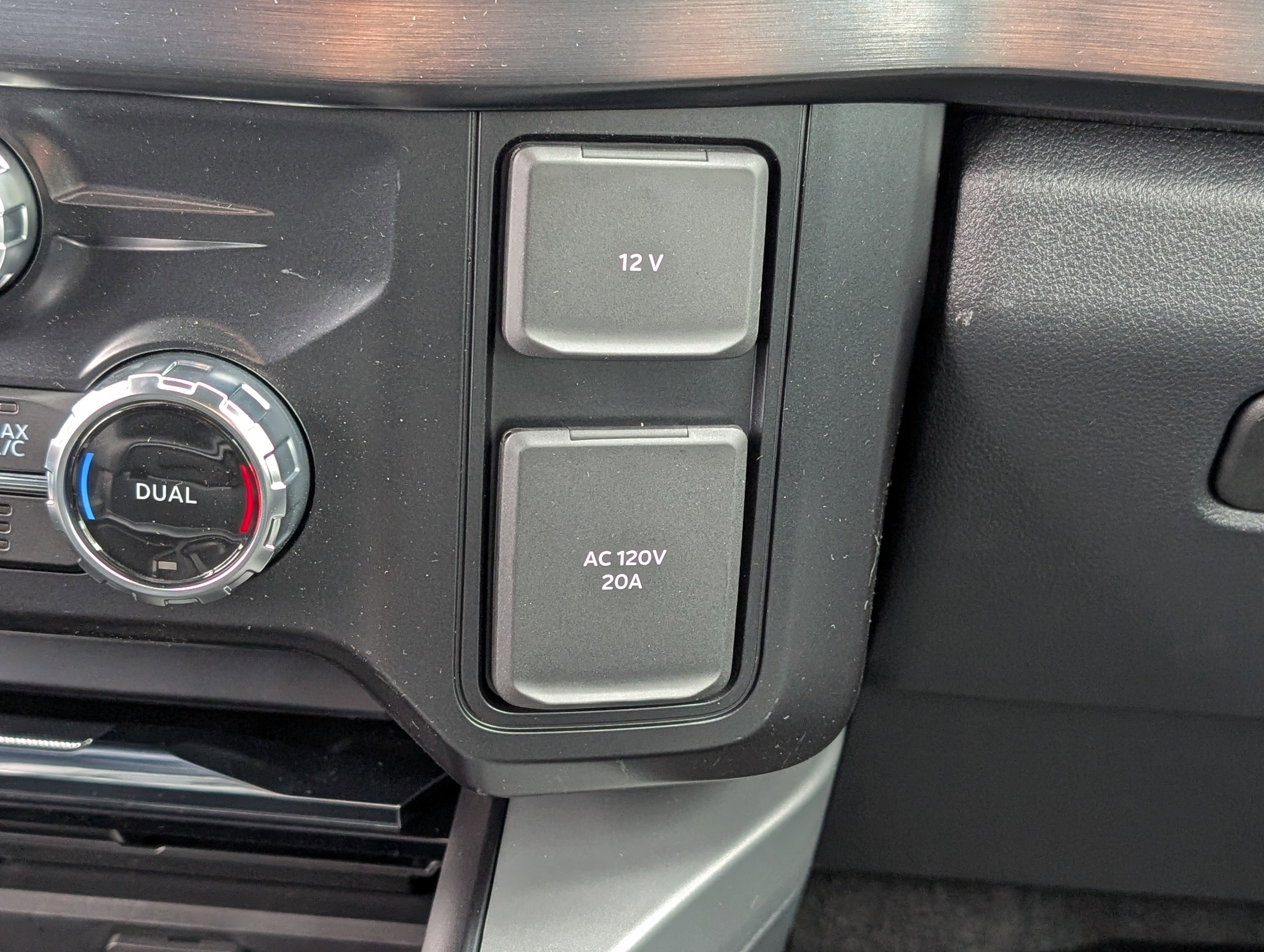 New 2026 Ford F250 Lariat w/ Lariat Ultimate Package image 25