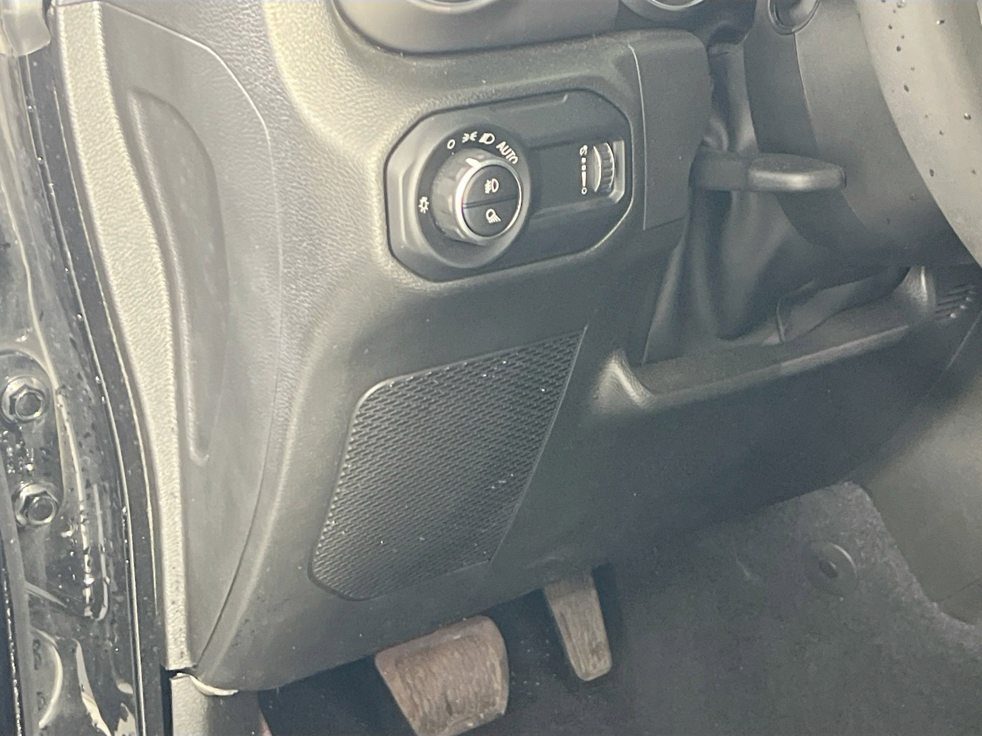 Used 2023 Jeep Gladiator Willys AWD/4WD image 10