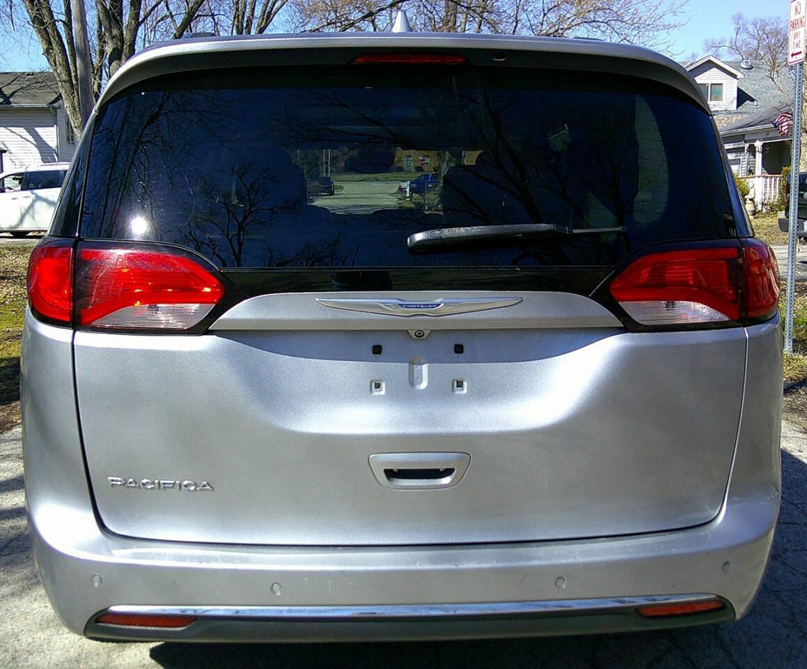 Used 2018 Chrysler Pacifica Touring-L Plus w/ Advanced Safetytec Group image 6