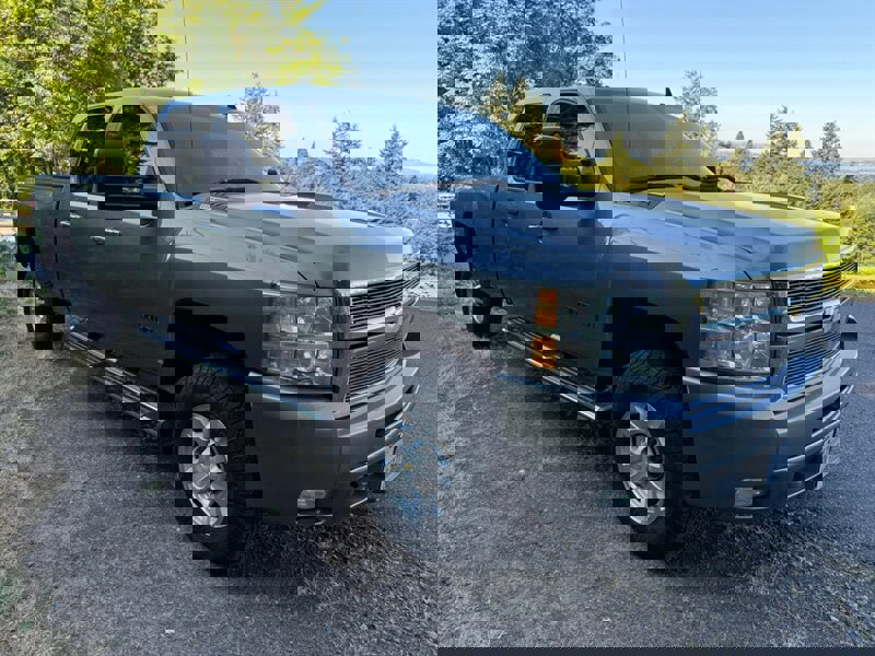 Used 2007 Chevrolet Silverado 3500 LTZ w/ Suspension Package, Off-Road image 6