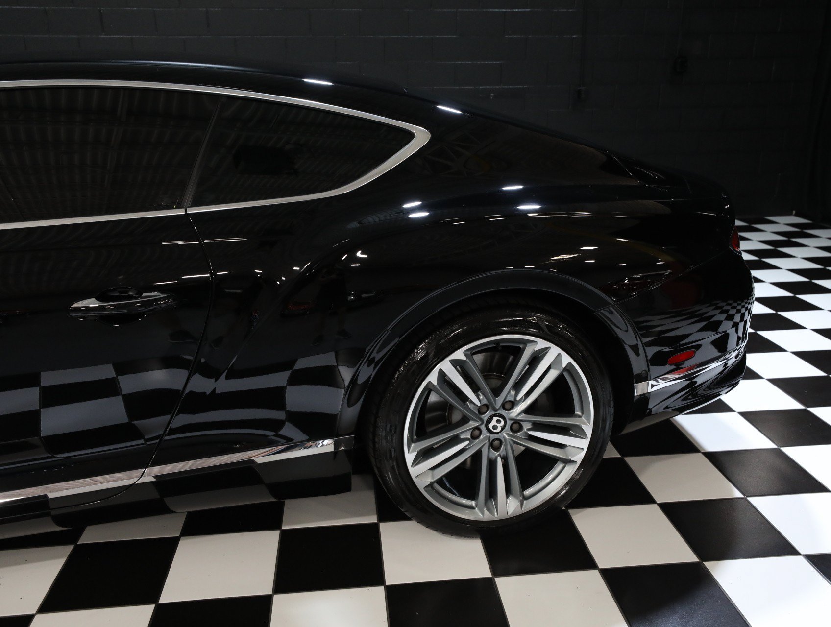 Used 2024 Bentley Continental GT Mulliner AWD/4WD image 28