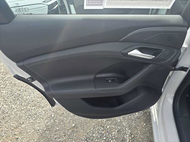 New 2025 Audi A6 e-tron Premium AWD/4WD image 16