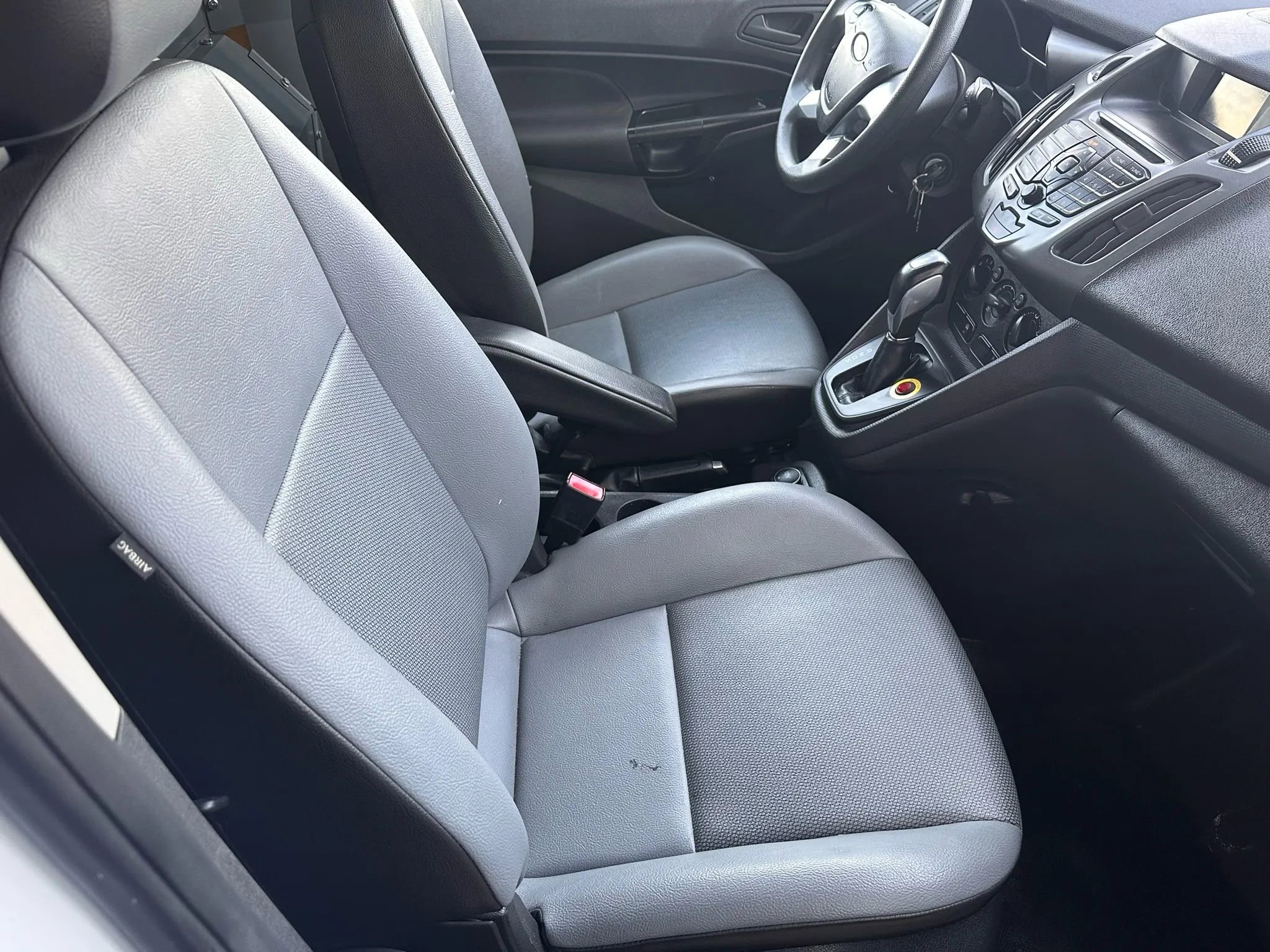 Used 2017 Ford Transit Connect XL image 9