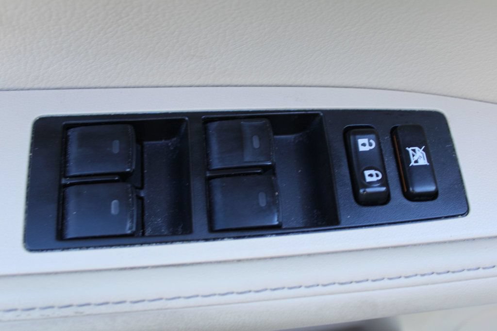 Used 2014 Lexus ES 300h w/ Luxury Package w/Bamboo Trim FWD image 26
