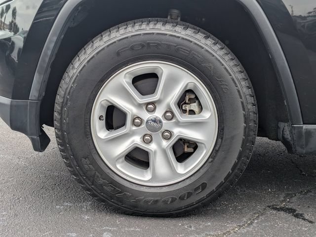 Used 2016 Jeep Grand Cherokee Laredo RWD image 14
