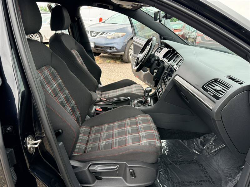 Used 2020 Volkswagen Golf 4-Door FWD image 12