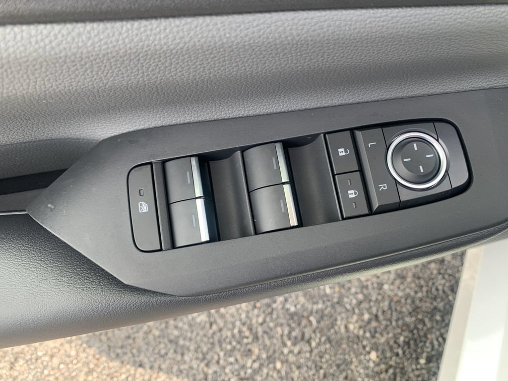 New 2026 Toyota Prius XLE FWD image 11