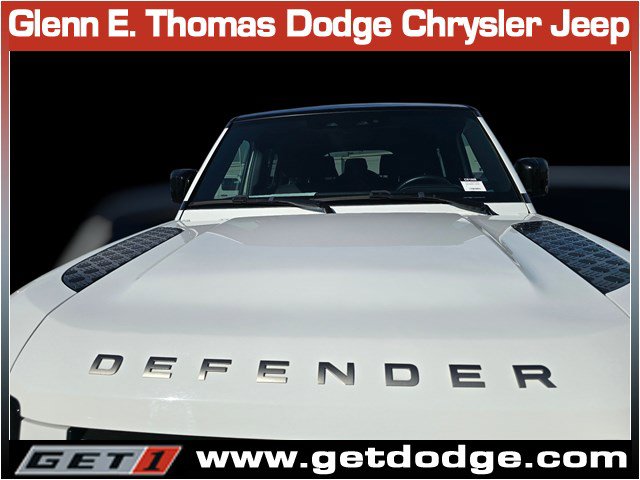 Used 2024 Land Rover Defender 130 X-Dynamic SE image 5