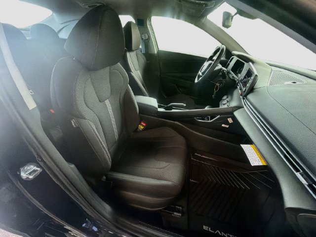 New 2026 Hyundai Elantra SE FWD image 27