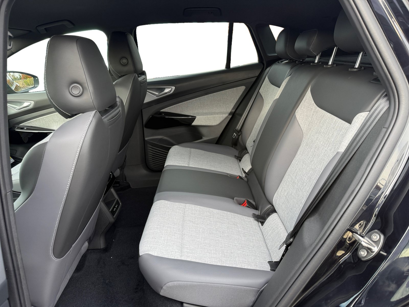 New 2026 Volkswagen ID.4 Pro RWD image 16